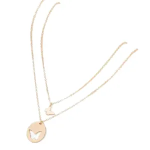 Collar de mariposa de doble capa dorada gargantilla minimalista joyería de moda.