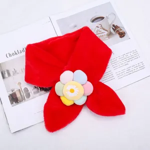 Sciarpa in peluche rossa per bambini con dettaglio di girasole colorato, scaldacollo morbido.