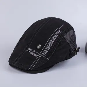 Men cotton flat cap detail view, retro newsboy hat close up, casual fashion beret style