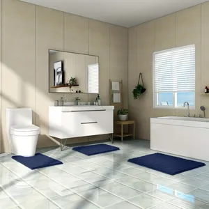 Set di tappetini da bagno in ciniglia antiscivolo assorbente per bagno e toilette moderna.