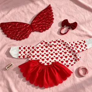 Rotes Engelsflügel- und Herz-Kostüm-Set mit Schleifen-Haarband für süße Haustiere.