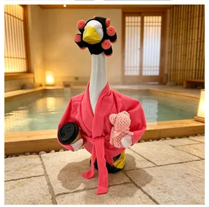 Charmante mooie decoratieve gans sculptuur van 23 inch roze badjas spa scene tuin decoratie