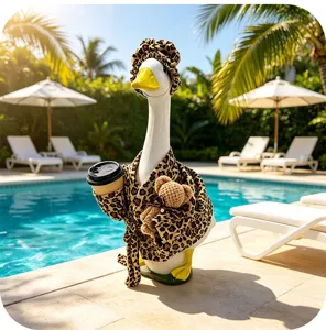 Set vestiti per oca da portico da 23 pollici con accappatoio leopardato e simpatici accessori.