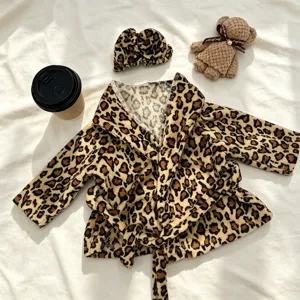 Set vestaglia con stampa leopardato per bambola di peluche da 23 pollici vestito soffice