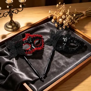 Mascara veneciana de mano con mariposa de encaje y lentejuelas brillantes para fiesta
