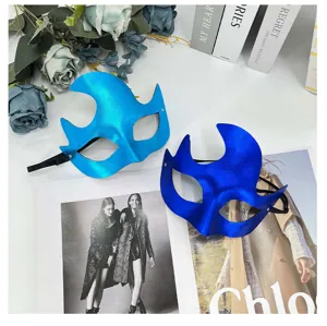Maschera mezza faccia con corna curve in PVC per festa di carnevale di Halloween e mascherata