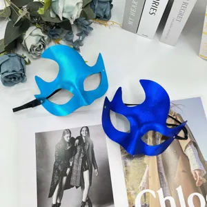 Maschera mezzo viso con corna curve in PVC per festa di carnevale di Halloween travestimento