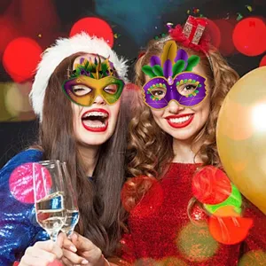Karneval Party Halbgesicht Maske mit bunten Federn für Festival Feier und Kostümveranstaltungen.