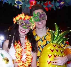 Mardi Gras masker set voor koppels, plastic geschilderde halfgelaatsmaskers voor feest.
