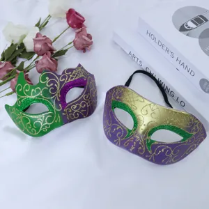 Set van maskerbalmaskers voor carnavalsfeesten, kunststof geverfde halfgelaatsmaskers.