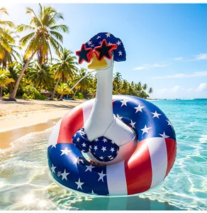 Gonfiabile per piscina a forma di oca patriottica con occhiali da stella e bandiera USA.