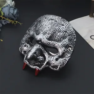 Zilveren vampier goblin halfmasker voor Halloween feest kostuum cosplay evenement en feestje.
