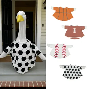 Vêtements Rigolos pour Oie de Porche Maillot de Sport Thème Football Basketball Coupe du Monde Costume de Déguisement pour Décoration de Jardin Statues