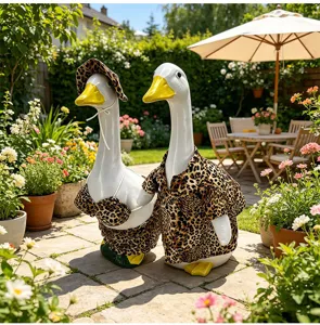 Set kleding voor veranda gans met luipaardprint bikini en hawaii hemd voor 23 inch tuinbeeld