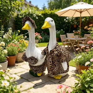 Luipaardprint Veranda Gans Kleding Hawaïaans Overhemd Bikini Hoed Groot Standbeeld Outfit Zomer Tuin Gazon Decoratie Accessoire