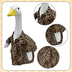 Luipaardprint Hawaiiaans shirt outfit voor 23 inch veranda gans tuindecoratie.