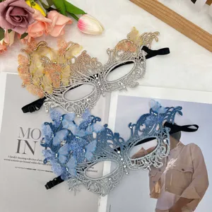 Exquisita máscara de encaje con mariposa y pedrería para divertidas fiestas de Halloween.