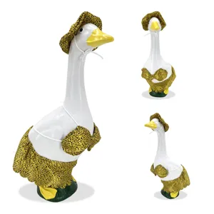 Grote Witte Gans Beeld Van 23 Inch Met Luipaard Print Bikini En Hoed Tuindecor Hoofdaanzicht