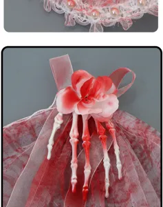 Fermaglio per capelli horror di Halloween con rosa insanguinata e velo scheletro festa.