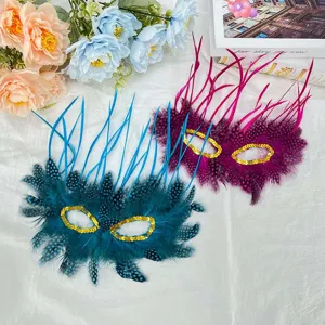Venetiaanse struisvogelveren maskerade masker voor carnaval party, elegante kostuum oogmasker.