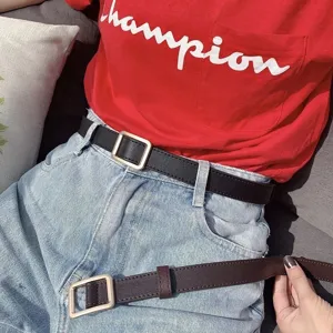 Slanke leren damesriem met metalen vierkante gesp minimalistische casual broekriem