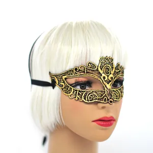 Goldene Spitzen-Maske Detail, exquisite hohle Stickerei für Party und Cosplay Fotografie.