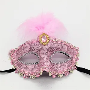 Máscara de mascarada rosa con pluma diamantes encaje para fiesta disfraz baile accesorios