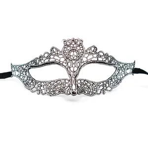 Schöne schwarze und silberne Spitzen Maske für Halloween Party und schöne Kostüme.
