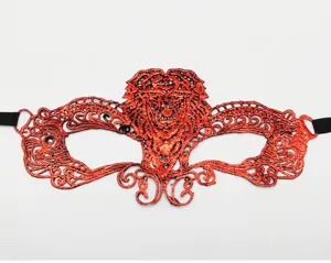 Rote Spitzen Maske mit Löwen Motiv, elegante Karneval Party Augenmaske für Damen.