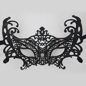 Maschera di carnevale nera in pizzo per festa, elegante mezzo viso maschera traforata.