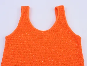 Oranger Pailletten-Strick-Cami-Top für Damen stilvolle ärmellose metallische Sommerkleidung.