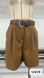 Short de talle alto plisado para mujer con cinturón trenzado estilo casual simple verano