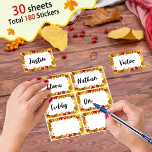 Herfstblad naamstickers stickers 30 vel totaal 180 stuks voor cadeleverpakking decor.