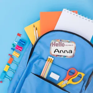 Schooltas schrijfwarenset voor leerlingen met naamplaatje etiket voor eenvoudige classificatie.