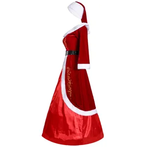 Gedetailleerd aanzicht van een sexy rood kerstkostuum met witte nepbont afwerking en muts.