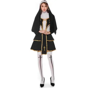Vue détaillée du costume de cosplay de bonne sœur avec robe noire et blanche et chaussettes.