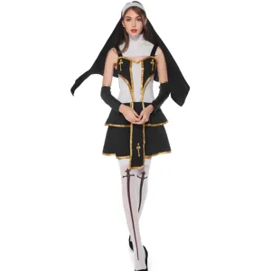 Costume de cosplay de nonne sexy avec robe noire et blanche, voile et détails.