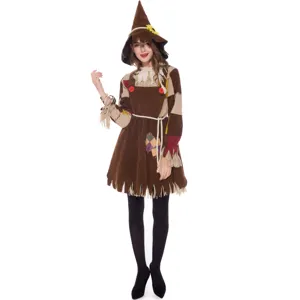 Costume d'épouvantail d'Halloween vue détaillée avec chapeau marron et robe patchwork femme.