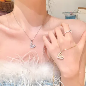Korean style diamond heart titanium steel necklace women light luxury niche square clavicle chain