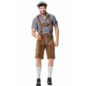 Details des traditionellen bayerischen Oktoberfest Herrenkostüms mit Karohemd und Lederhose.