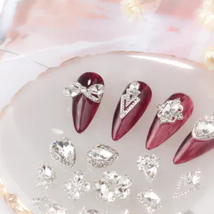 K9 Kristall Nagelkunst Strasssteine und Legierungsanhänger Set für DIY künstliche Nägel.