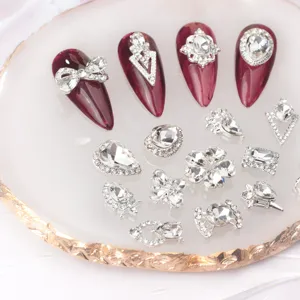 Silber Legierung Strass Nagelkunst Charms Kristall Diamant 3D DIY Maniküre Dekore Set.