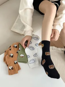 Cute cartoon bear and cloud patterned mid-tube combed cotton socks for women fall