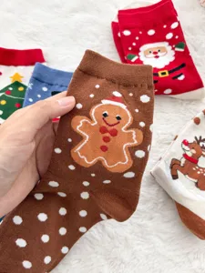 Schattige kerstsokken met peperkoekman patroon, warme katoenen sokken voor de winter.