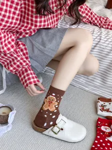 Kerst katoenen middelhoge sokken voor dames, schattig peperkoekmannetje patroon herfst.