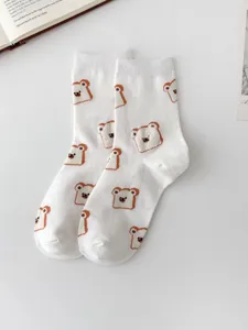 Women's cute cartoon bear print mid-tube cotton socks, soft and sweet winter casual hosiery.