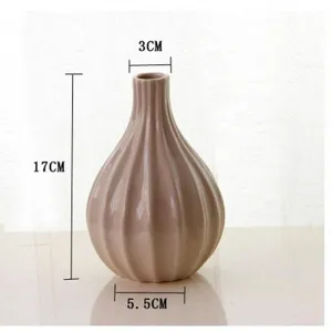 European minimalist retro ceramic vase with vertical stripes, 17cm height home decor.