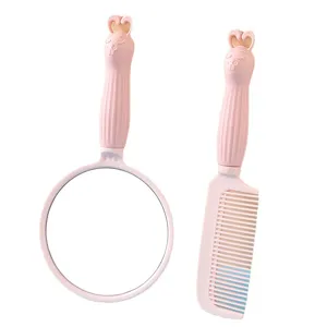Süßer rosa Hasengriff Handspiegel und Kamm Set, tragbarer Reise Make-up Spiegel für den Alltag.