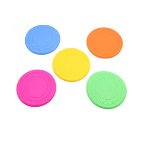 Set di frisbee morbidi colorati per cani, giocattolo interattivo resistente ai morsi.