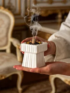 Quemador de incienso de cerámica cuadrada de lujo nórdico detalle, decoración aroma.